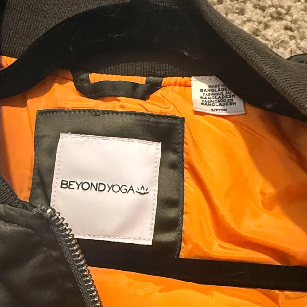 Beyond Yoga Melrose Bomber Jacket NWT - Picture 8 of 11